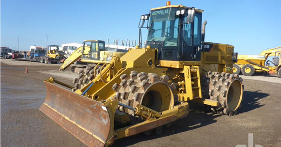 2013 Caterpillar 815F2 compactor sold by Ritchie Bros. 2013 Caterpillar 815F2 compactor sold by Ritchie Bros.