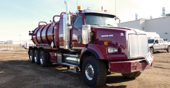 Western Star 4900SA Tri Drive Sleeper Vacuum Truck