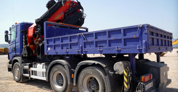 Scania G480LA12L 6x4 Truck Tractor w/Crane